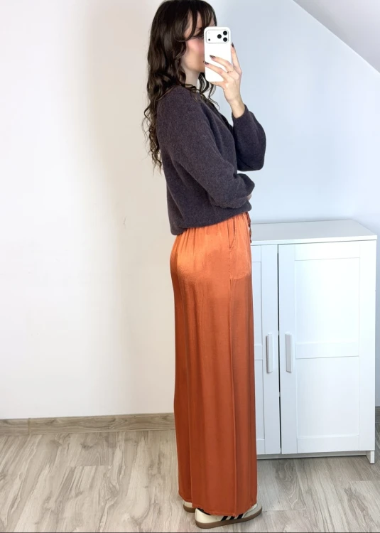 Eleganckie spodnie wide leg z satynowej wiskozy