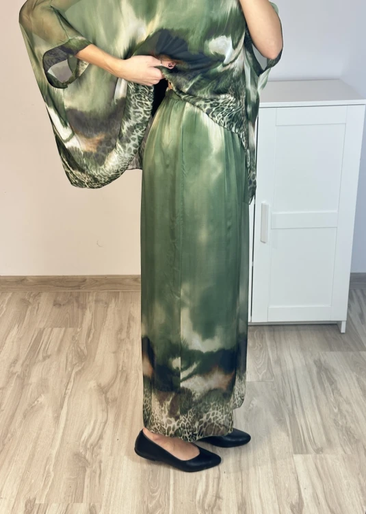 elegancki zestaw bluzka i szerokie spodnie zielony we wzory