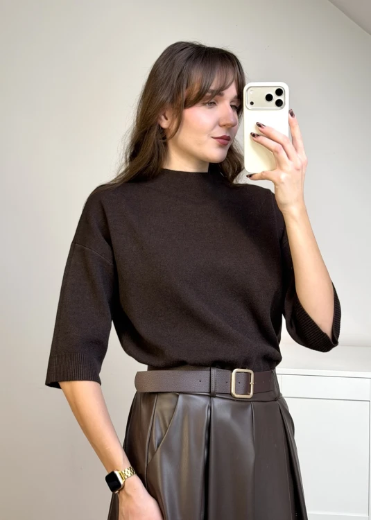 Sweter damski z wiskozą o pudełkowym kroju brązowy