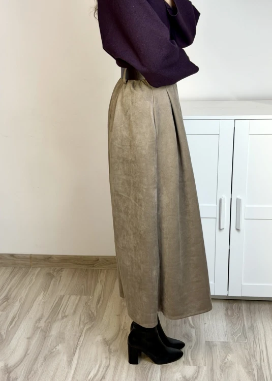 Spódnica maxi z imitacji zamszu z zakładkami