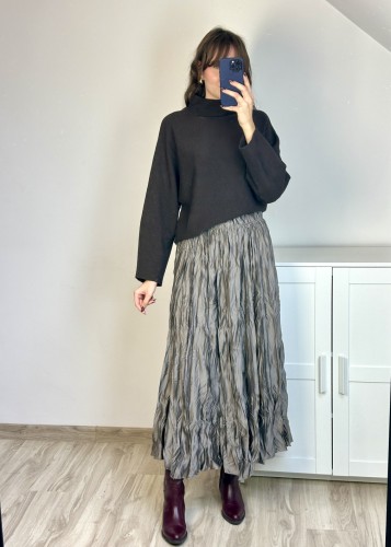 Satynowa gnieciona spódnica maxi – szara