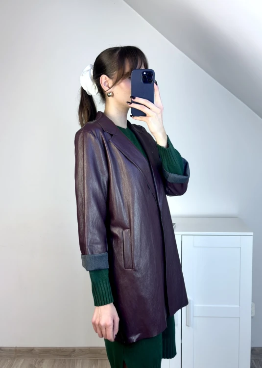 Marynarka z miękkiej ekoskóry zapinana na guzik