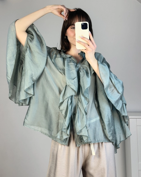 modna koszula damska z żabotem i falbanami koszula damska elegancka na wyjście stylowa bluzka damska luźna z falbanami trendy moda