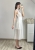 sukienka elegancka damska na wesele komunię i lato sukienka midi z wiązaniem w pasie modelująca sylwetkę kobieca sukienka damska lekka i wygodna sukienka midi stylowa do szpilek i sandałów komunia chrzciny ślub