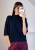 Granatowy sweter z rękawem 3/4 i stójką