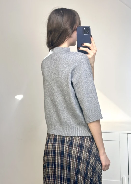 Miękki szary sweter wiskozowy