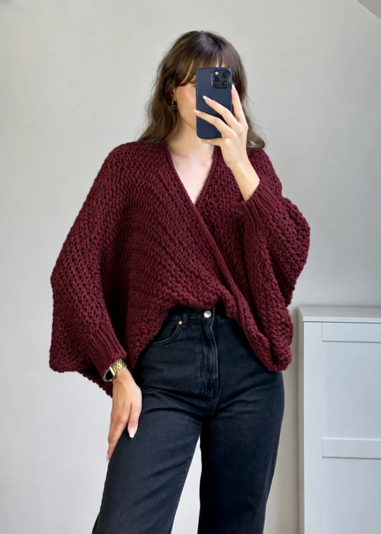 Sweter poncho z wełną i alpaką – bordo