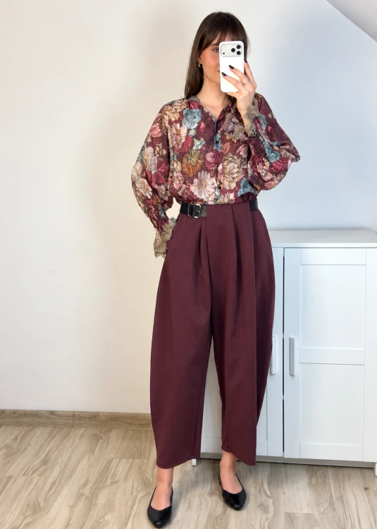 Eleganckie spodnie barrel z paskiem – bordo