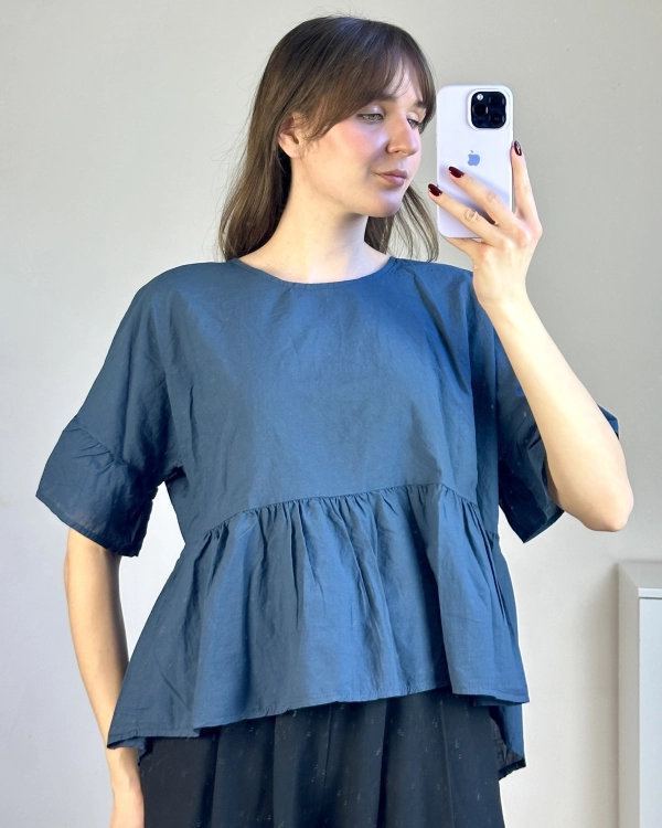 Bluzka oversize z marszczeniem luźny krój przód Bawełniana bluzka luźna nie opina sylwetki