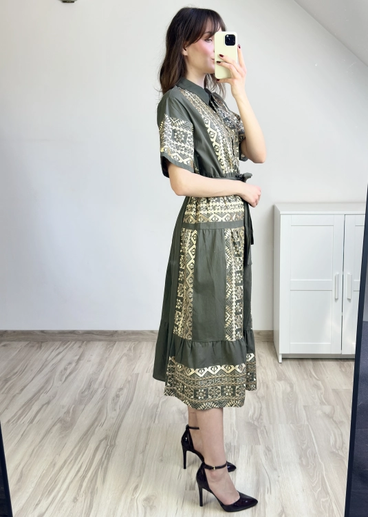 Sukienka nie opinająca sylwetki luźny fason Sukienka oversize swobodny krój midi