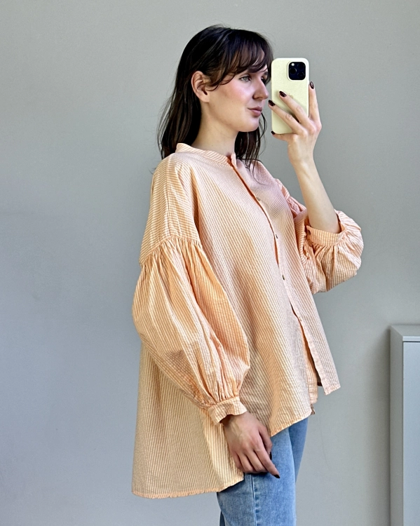 Koszula w paski casual stylizacja Koszula luźna na większy brzuch i biodra Koszula komfortowa styl codzienny