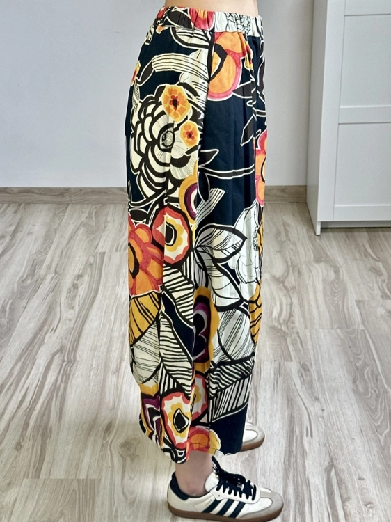 Spodnie wzorzyste modny look Spodnie komfortowe do codziennych stylizacji