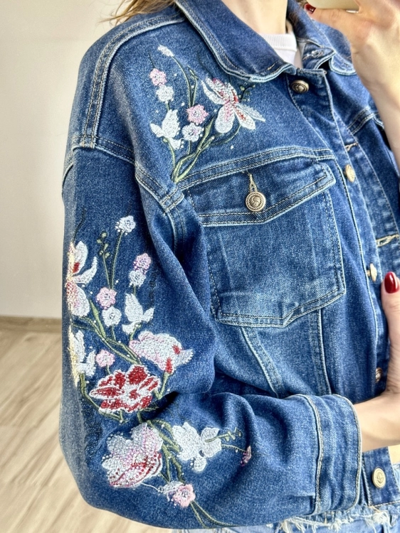 Kurtka jeansowa modny haft kwiaty Kurtka krótszy krój do stylizacji codziennych Kurtka jeansowa z detalem przyciągającym uwagę