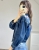 Kurtka denim stylowa i nowoczesna Kurtka z haftem i błyszczącym wykończeniem Kurtka jeansowa do jeansów i sukienek